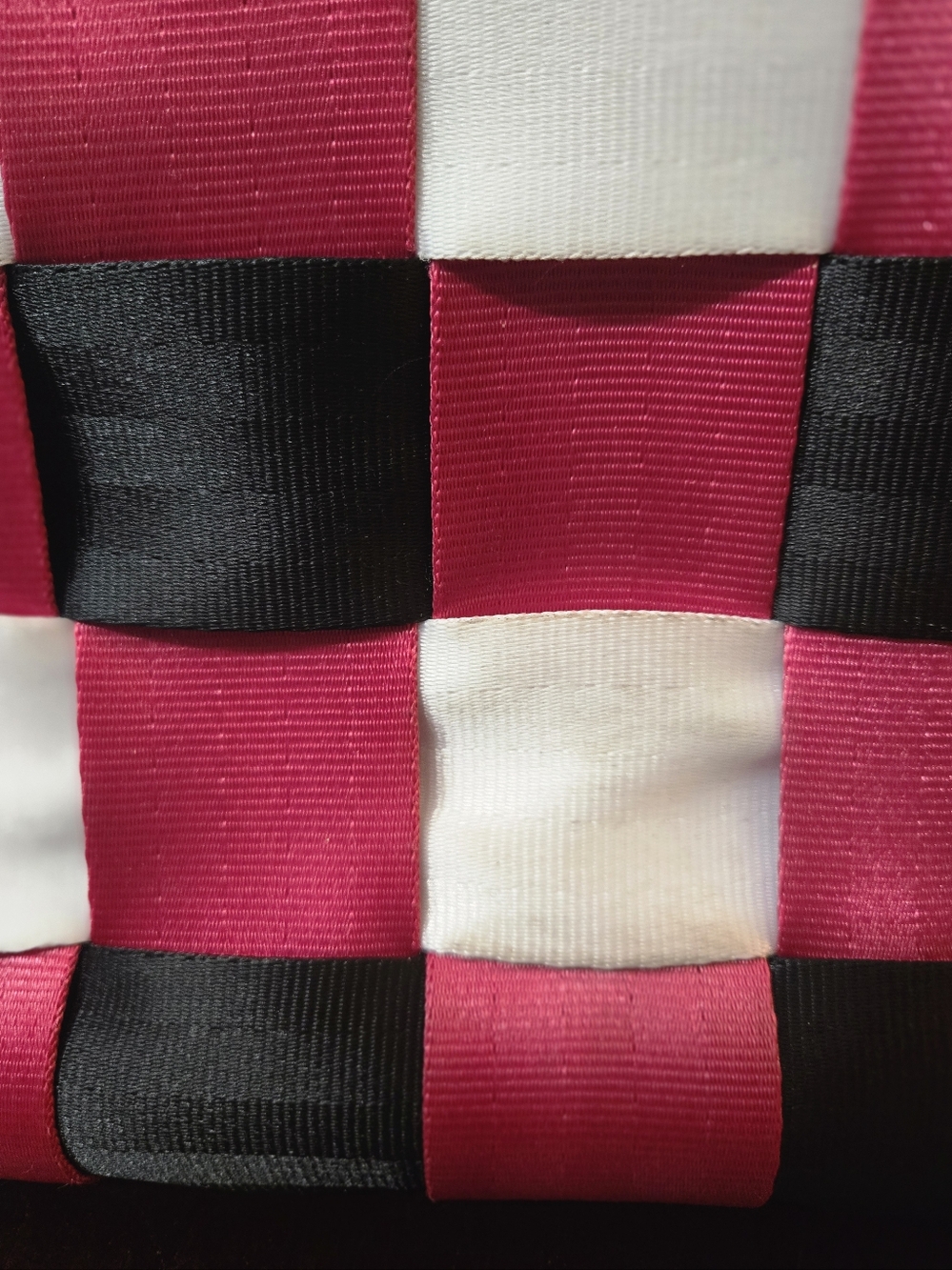 Harveys Seatbelt Bag•Limited Edition 2000s Circa Pink Black White Woven Text Bag - Picture 8 of 16